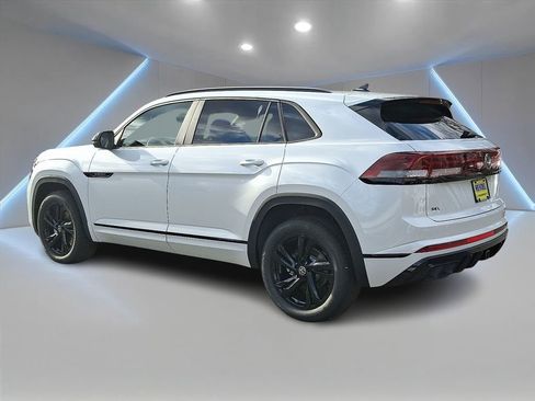 New 2026 Volkswagen Atlas Cross Sport SEL R-Line AWD/4WD image 4