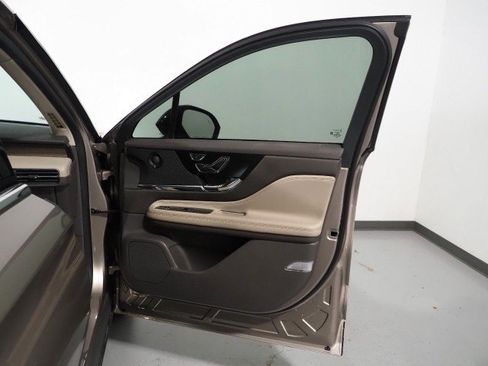 Used 2020 Lincoln Corsair Reserve w/ Equipment Group 201A image 64