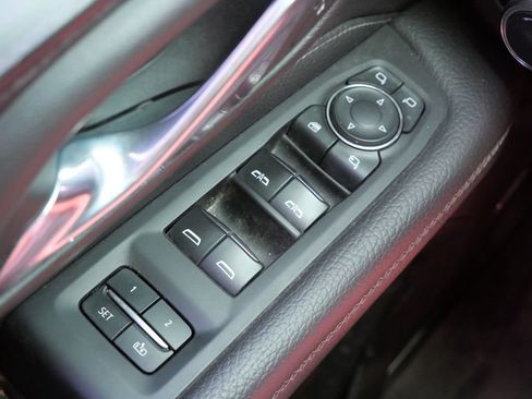 Used 2021 GMC Yukon Denali w/ Denali Premium Package AWD/4WD image 19