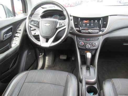 Certified 2018 Chevrolet Trax LT w/ Sun & Sound Package AWD/4WD image 13