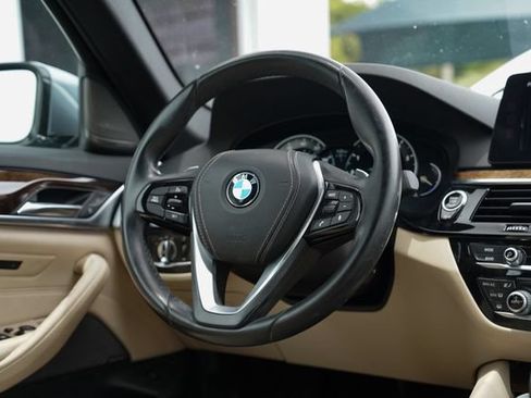 Used 2017 BMW 530i xDrive AWD/4WD image 32