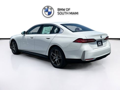 New 2026 BMW 530i w/ Premium Package RWD image 4