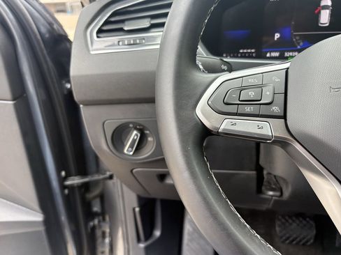 Used 2023 Volkswagen Tiguan SE FWD image 16