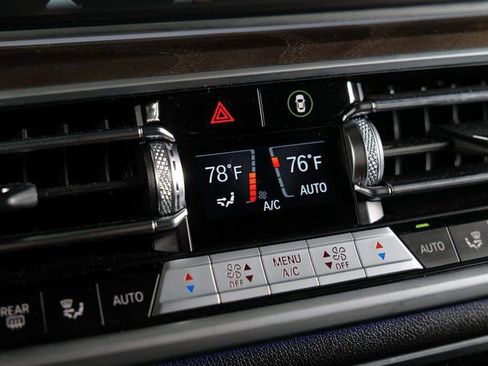 Used 2023 BMW X6 xDrive40i w/ Executive Package image 23