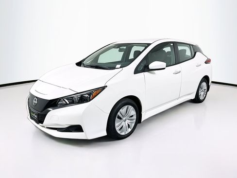 Used 2025 Nissan Leaf S FWD image 3