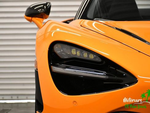 Used 2023 McLaren 720S Spider image 20