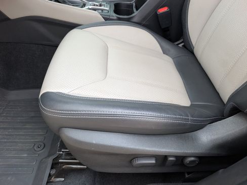 Used 2022 Subaru Forester Limited AWD/4WD image 19