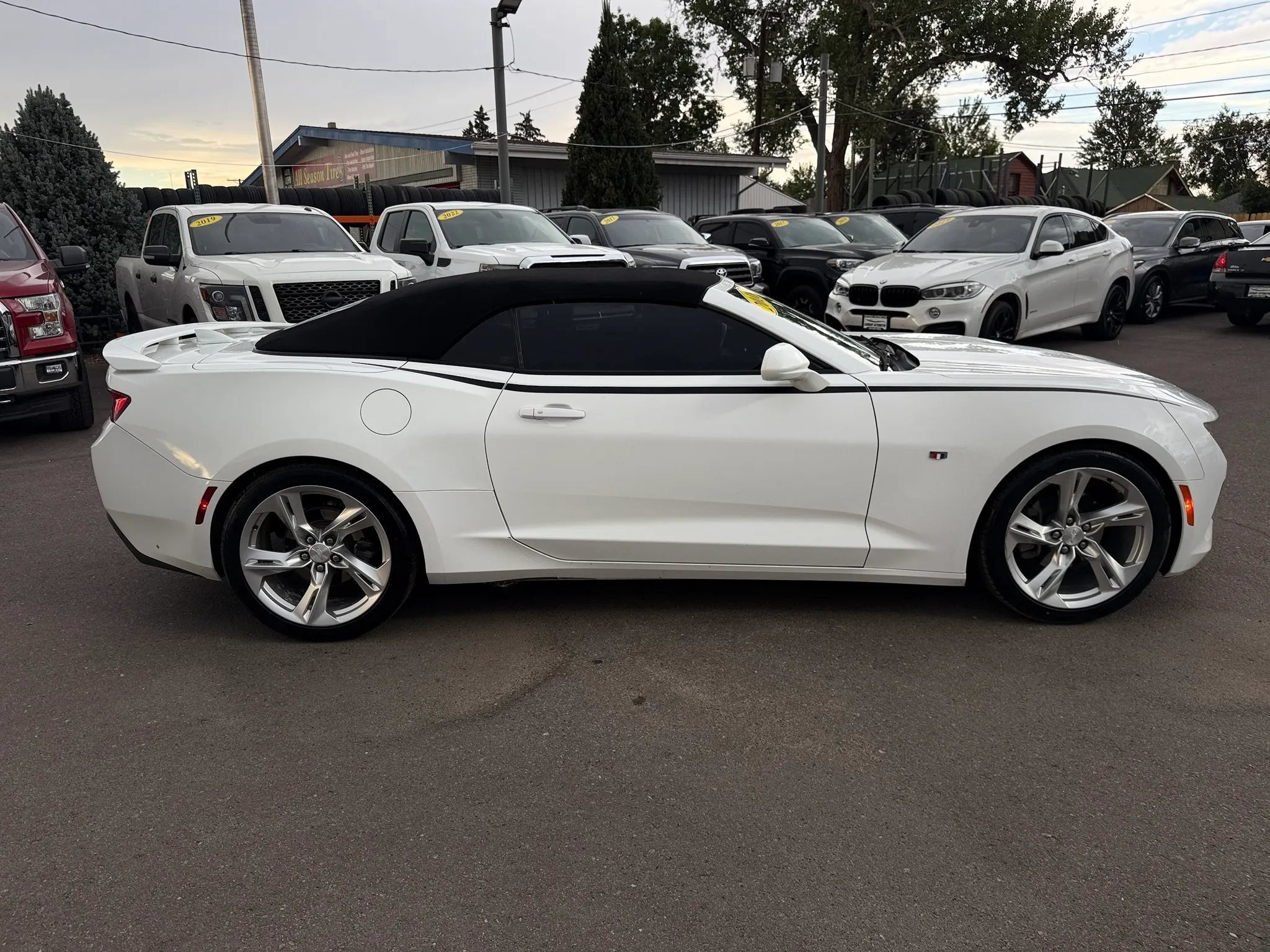 Used 2018 Chevrolet Camaro LT RWD image 11