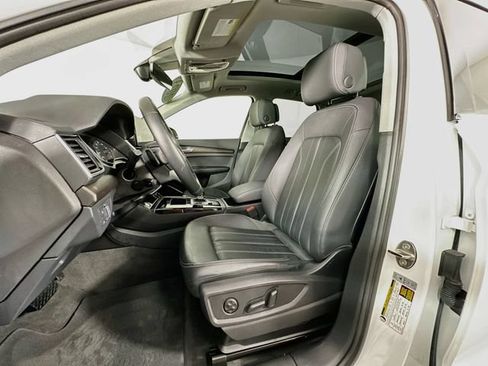 Used 2023 Audi Q5 2.0T Premium w/ Convenience Package AWD/4WD image 4
