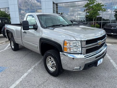 Used 2007 Chevrolet Silverado 2500 LT w/ Suspension Package, Off-Road AWD/4WD image 6