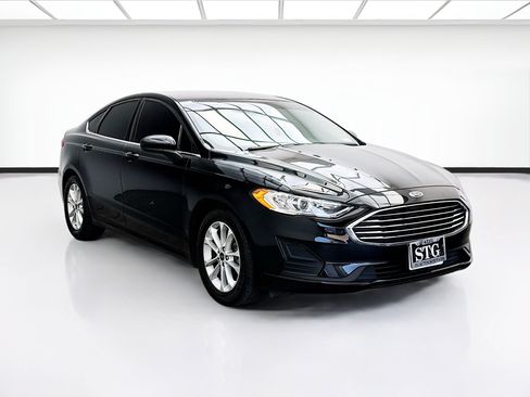 Used 2019 Ford Fusion SE FWD image 3