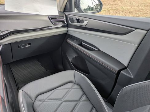 New 2026 Volkswagen Atlas Peak Edition image 17