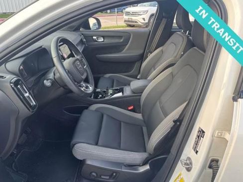 Used 2023 Volvo C40 Recharge Core AWD/4WD image 2