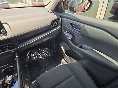 Used 2026 Nissan Rogue S FWD image 14