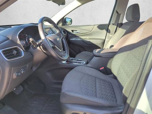 Used 2022 Chevrolet Equinox LT FWD image 9