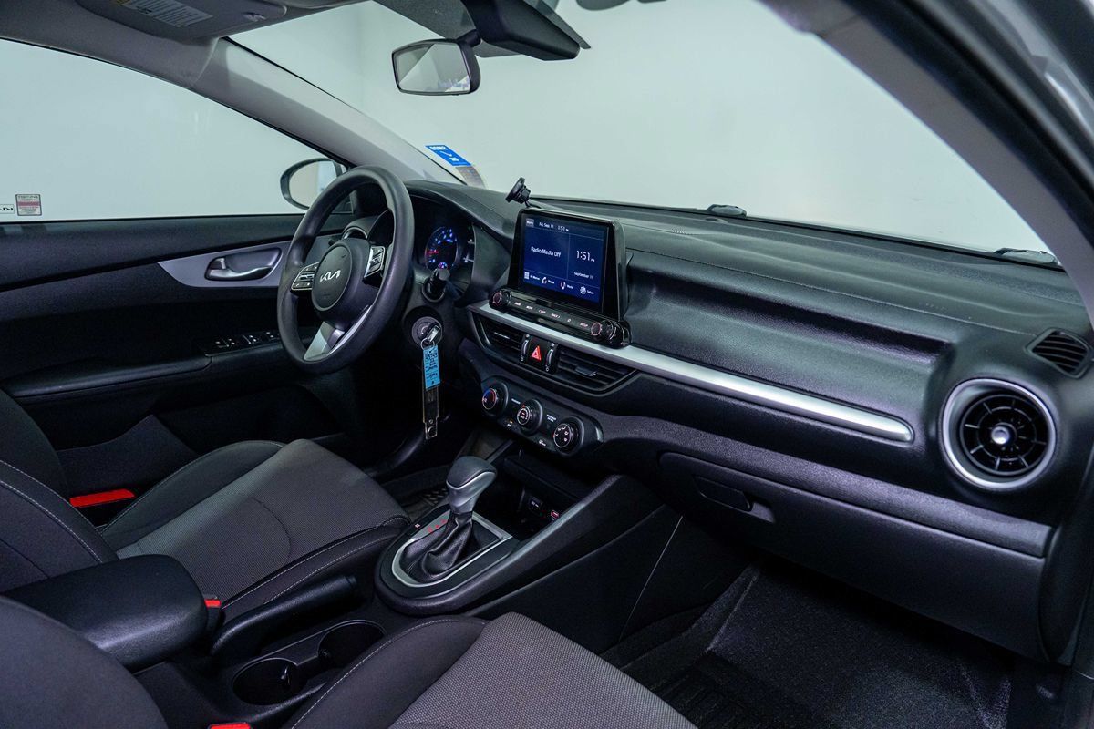 Used 2022 Kia Forte LXS FWD image 18