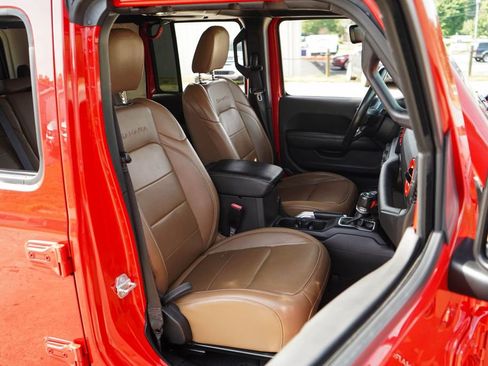 Used 2021 Jeep Wrangler Unlimited Sahara AWD/4WD image 13