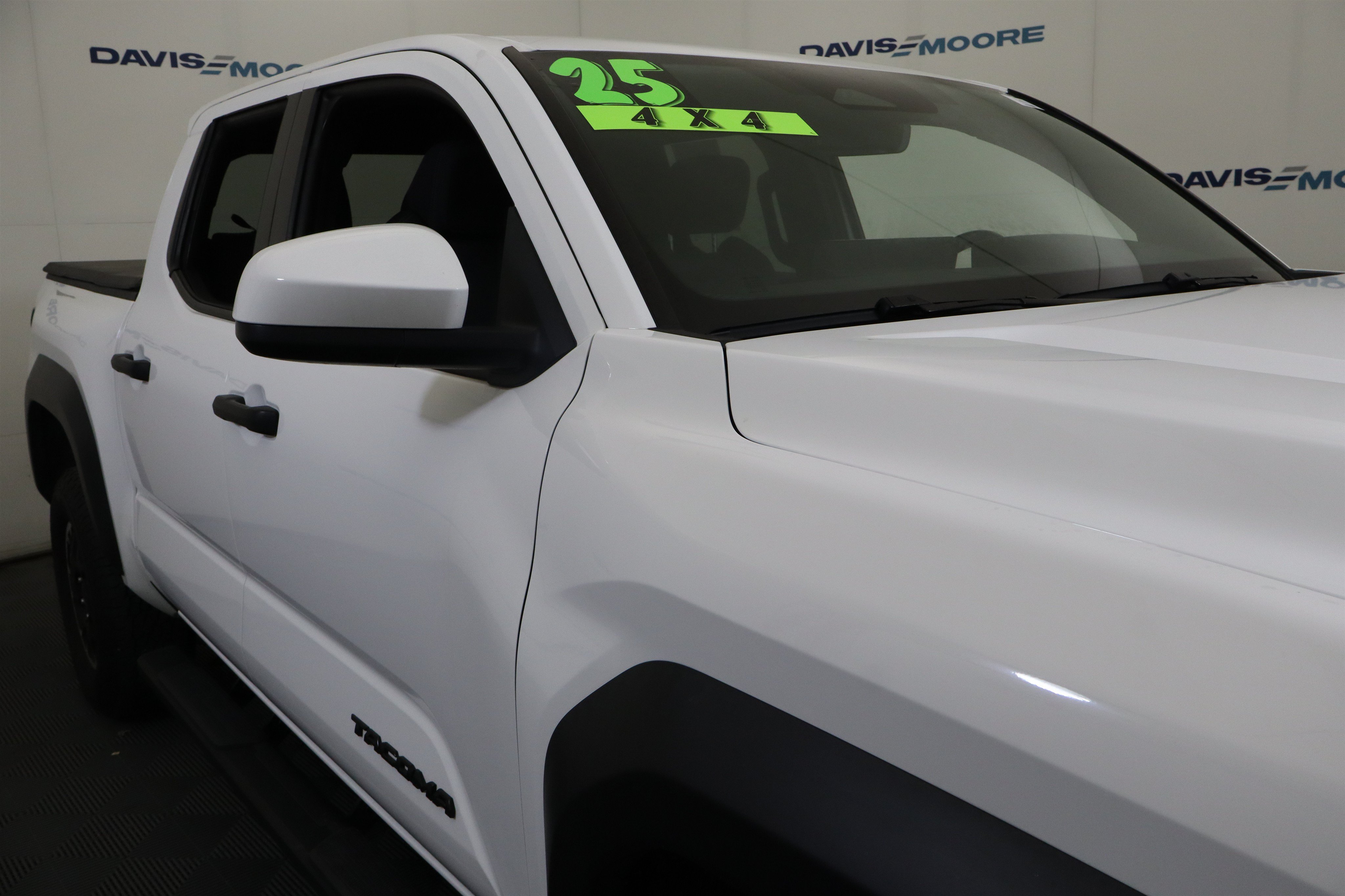 Used 2025 Toyota Tacoma TRD Off-Road AWD/4WD image 4