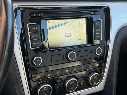 Used 2012 Volkswagen Passat 2.5 SE image 24