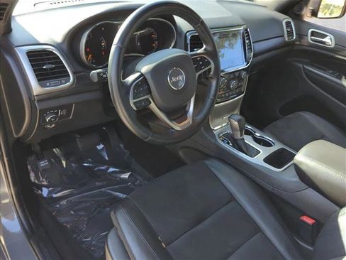 Used 2022 Jeep Grand Cherokee Laredo X image 10