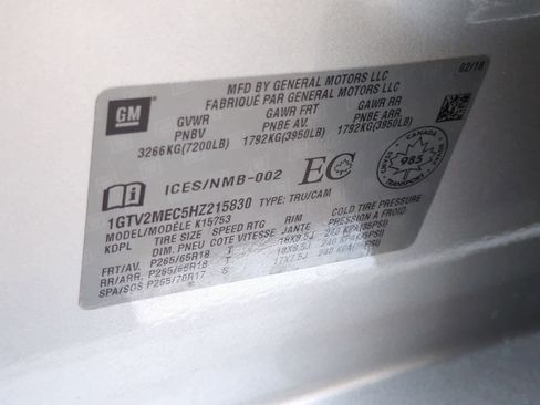 Used 2017 GMC Sierra 1500 SLE image 32