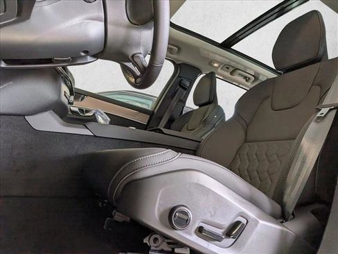 New 2026 Volvo XC90 B5 Plus w/ Protection Package image 4