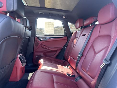 Used 2023 Porsche Macan S AWD/4WD image 24