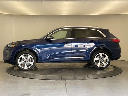 Certified 2025 Audi Q5 Premium w/ Premium Plus AWD/4WD image 2