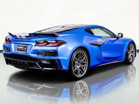 Used 2024 Chevrolet Corvette Z06 image 11
