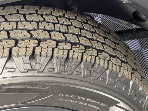 Used 2018 Jeep Wrangler Unlimited Sport image 9