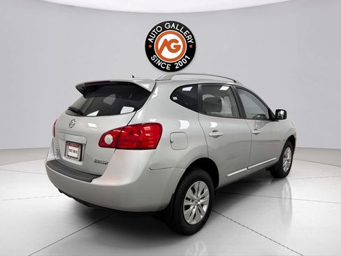 Used 2014 Nissan Rogue S w/ Convenience Package FWD image 3