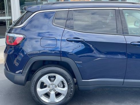 Used 2018 Jeep Compass Latitude w/ Popular Equipment Group AWD/4WD image 18