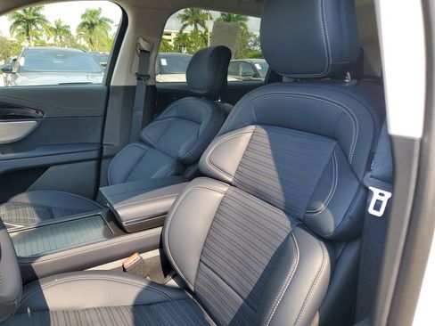 New 2025 Lincoln Nautilus Reserve AWD/4WD image 21