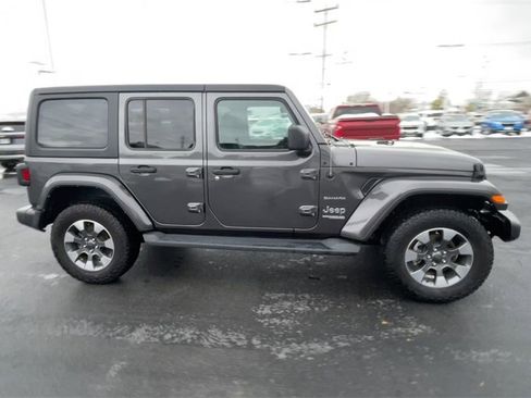 Used 2022 Jeep Wrangler Unlimited Sahara w/ Cold Weather Group image 9