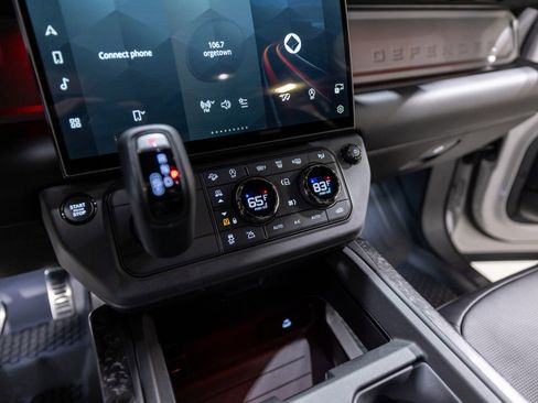 Used 2026 Land Rover Defender 110 OCTA image 48