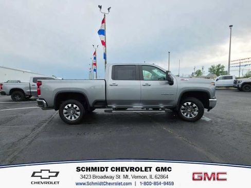 Used 2025 Chevrolet Silverado 2500 LT image 4