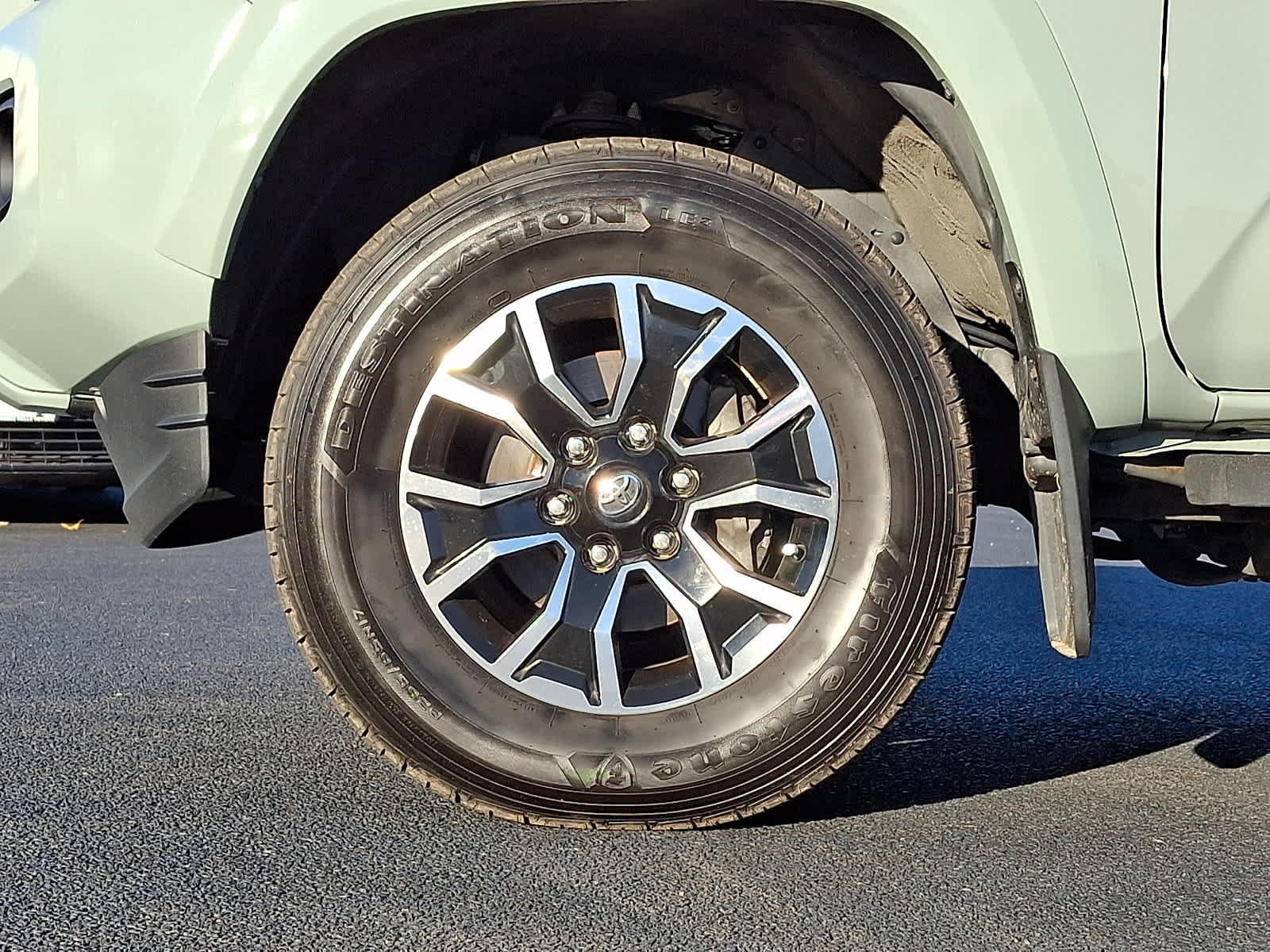 Used 2022 Toyota Tacoma TRD Sport AWD/4WD image 10