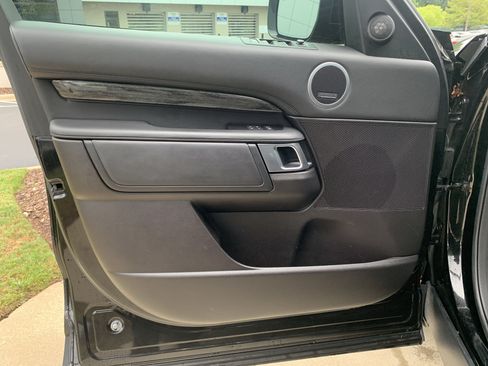 Used 2018 Land Rover Discovery HSE Luxury AWD/4WD image 14