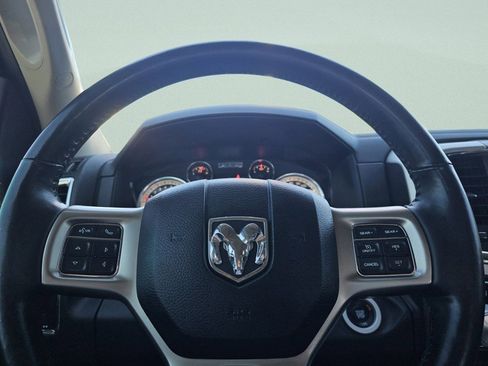 Used 2017 RAM 1500 Laramie image 29