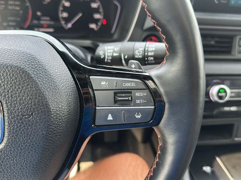 Used 2025 Honda Pilot TrailSport image 16