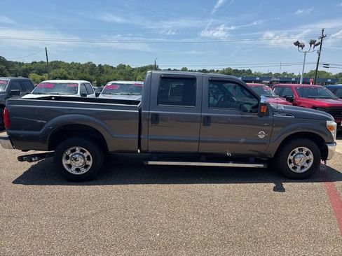Used 2015 Ford F250 XLT w/ XLT Premium Package RWD image 14
