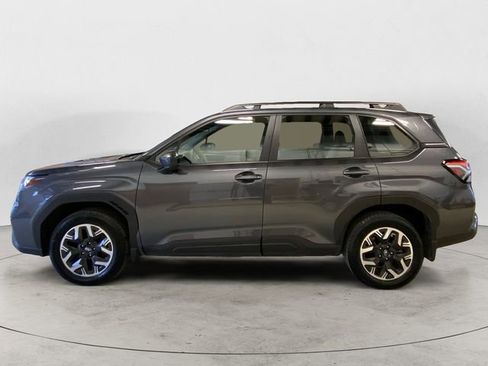 Used 2025 Subaru Forester image 2