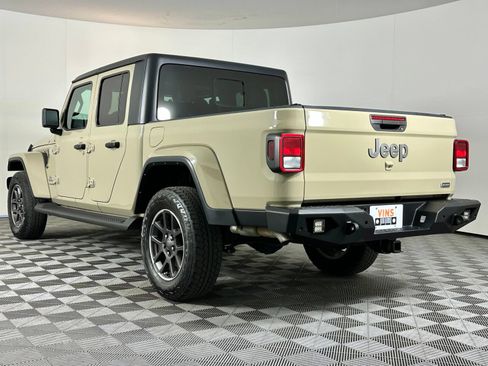 Used 2022 Jeep Gladiator Overland w/ Popular Equipment Package AWD/4WD image 34