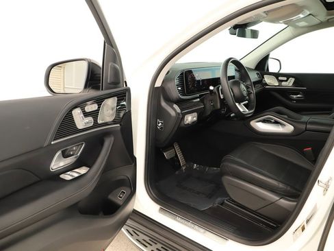 Used 2024 Mercedes-Benz GLS 580 GLS 580 w/ Warmth & Comfort Package image 13