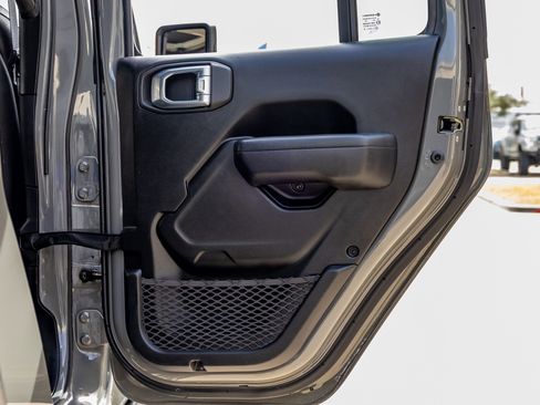 Used 2022 Jeep Gladiator Rubicon w/ LED Lighting Group image 38