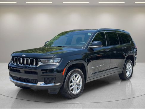 Used 2025 Jeep Grand Cherokee L Laredo RWD image 1