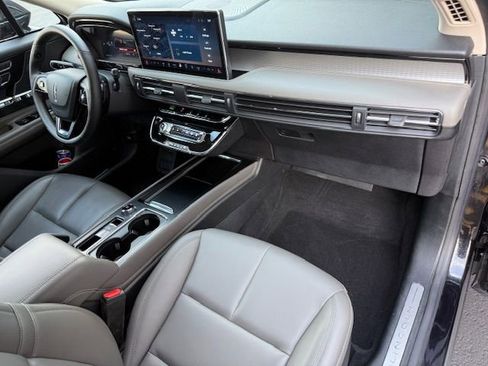 Used 2024 Lincoln Corsair AWD image 15
