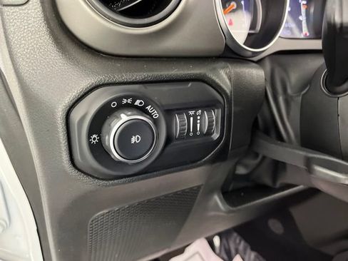 Used 2022 Jeep Wrangler Unlimited Sport AWD/4WD image 31