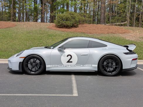 Certified 2025 Porsche 911 GT3 RWD image 2