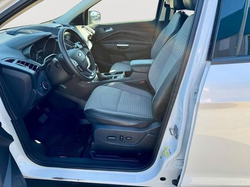 Used 2017 Ford Escape SE w/ Equipment Group 201A AWD/4WD image 12